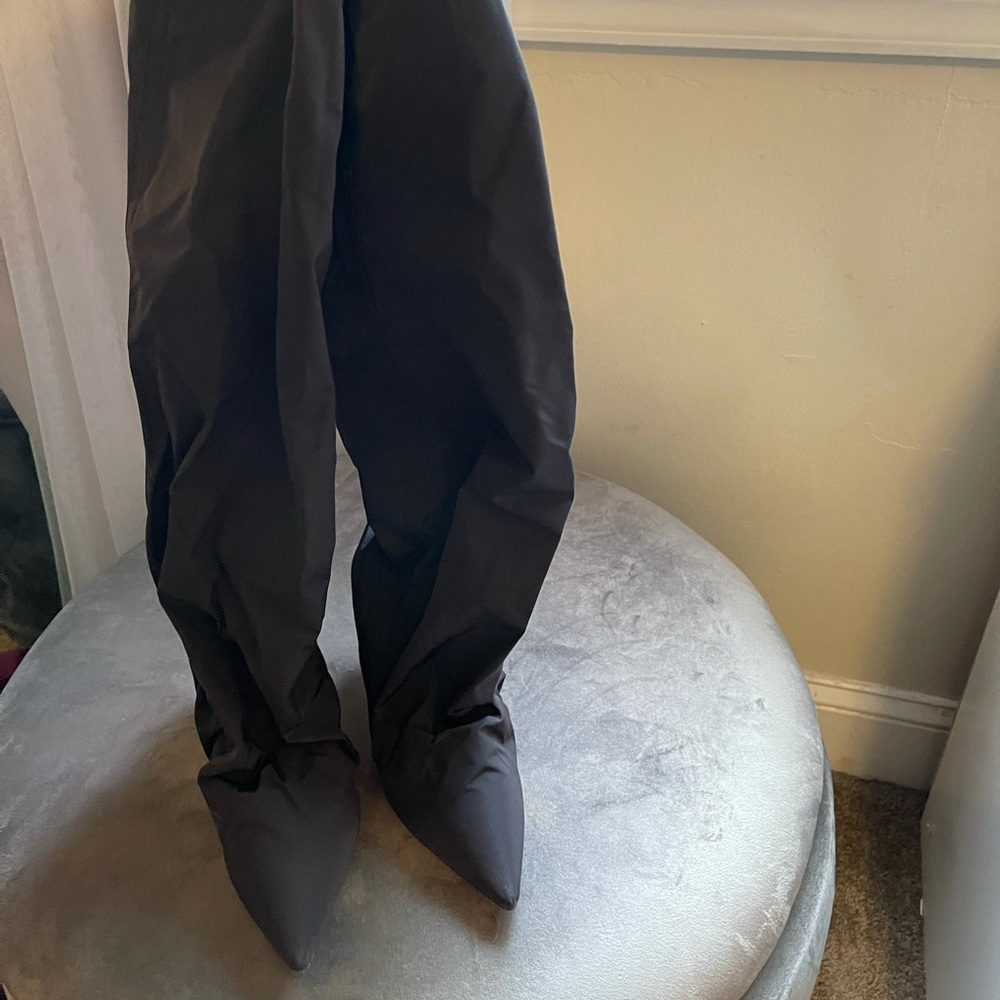 Yeezy Boots Season 8